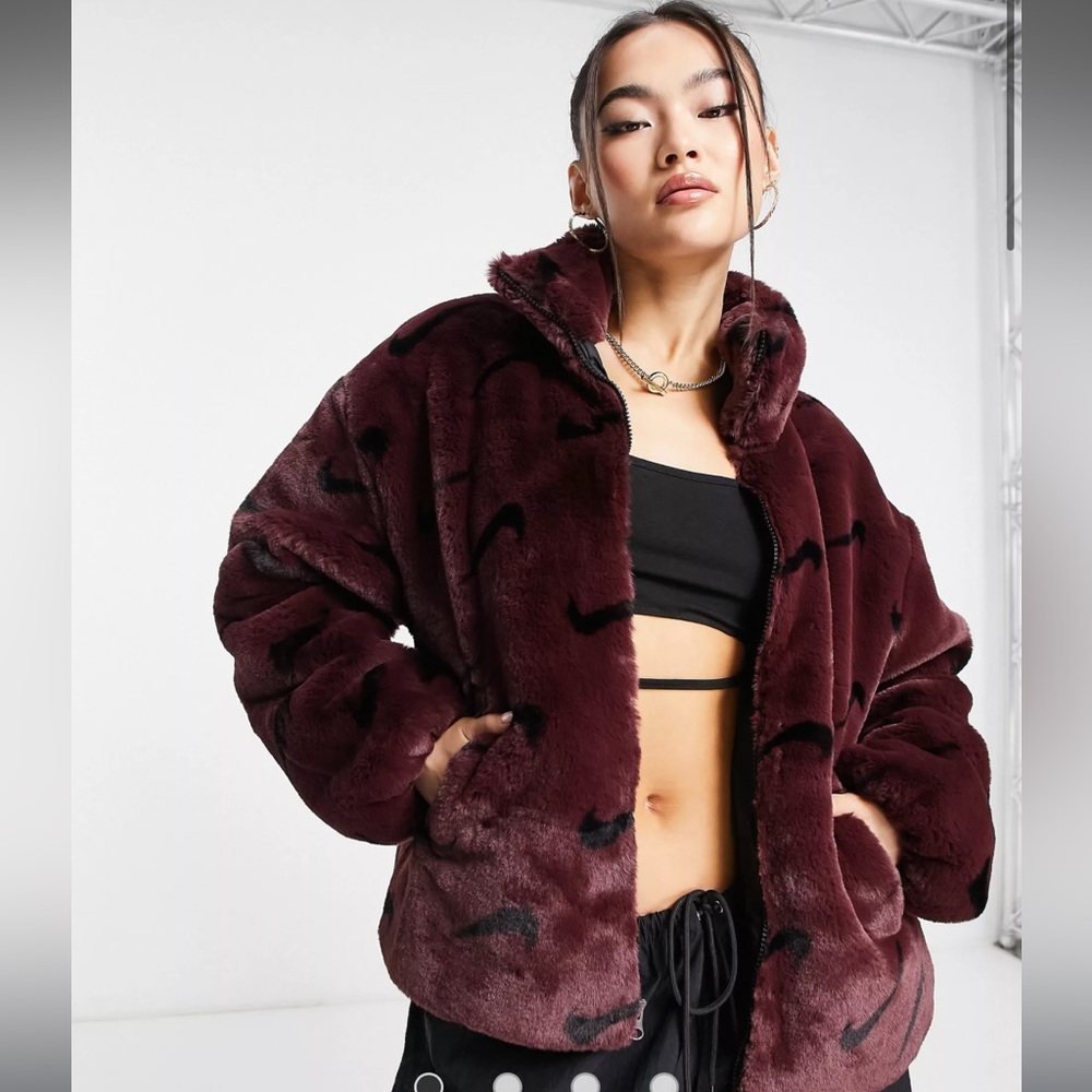 NWT Nike Sportswear Plush Women's Printed Faux Fur Jacket - Size Medium